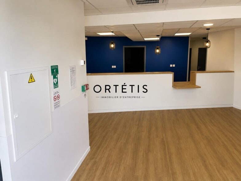 Retail in L'UNION to rent - Interior Photo - Image 2 of 5