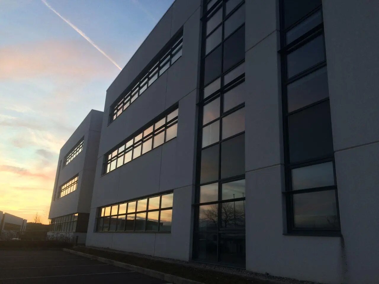 Office in Dijon to rent Primary Photo- Image 1 of 26