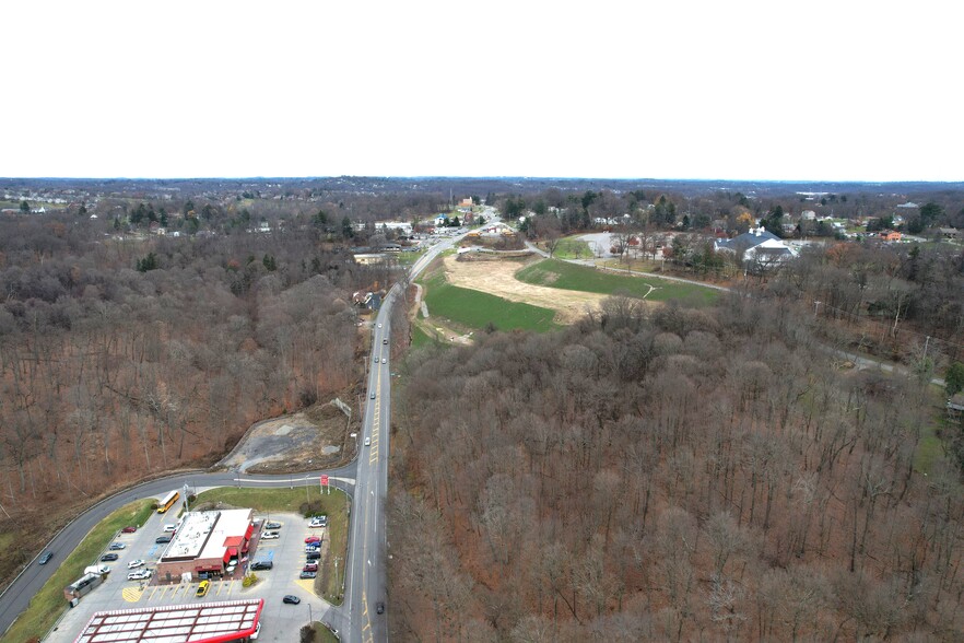 1723 Mount Nebo Rd, Sewickley, PA for rent - Building Photo - Image 3 of 5