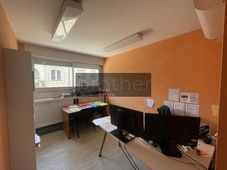 Office in Bordeaux to rent - Interior Photo - Image 2 of 5