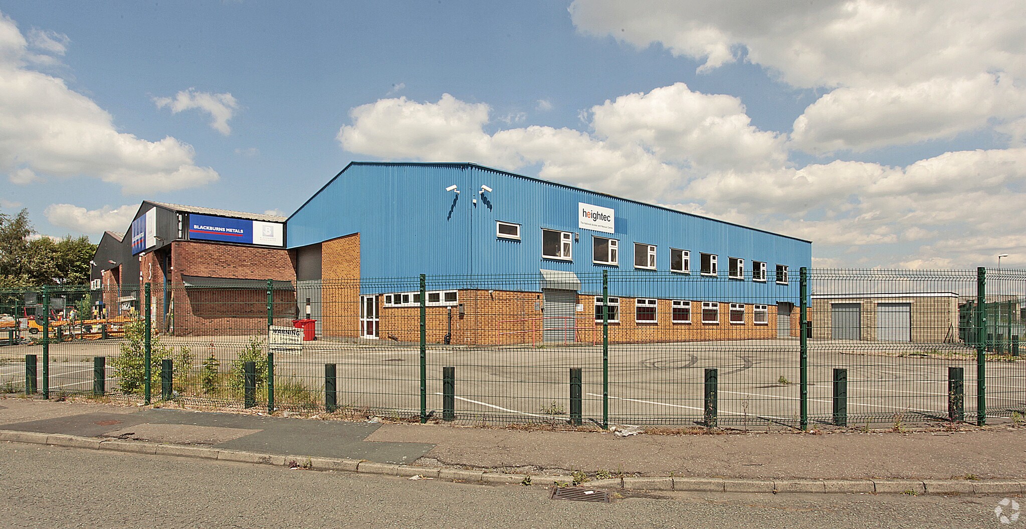 2-5 Benyon Park Way, Leeds for sale Primary Photo- Image 1 of 1