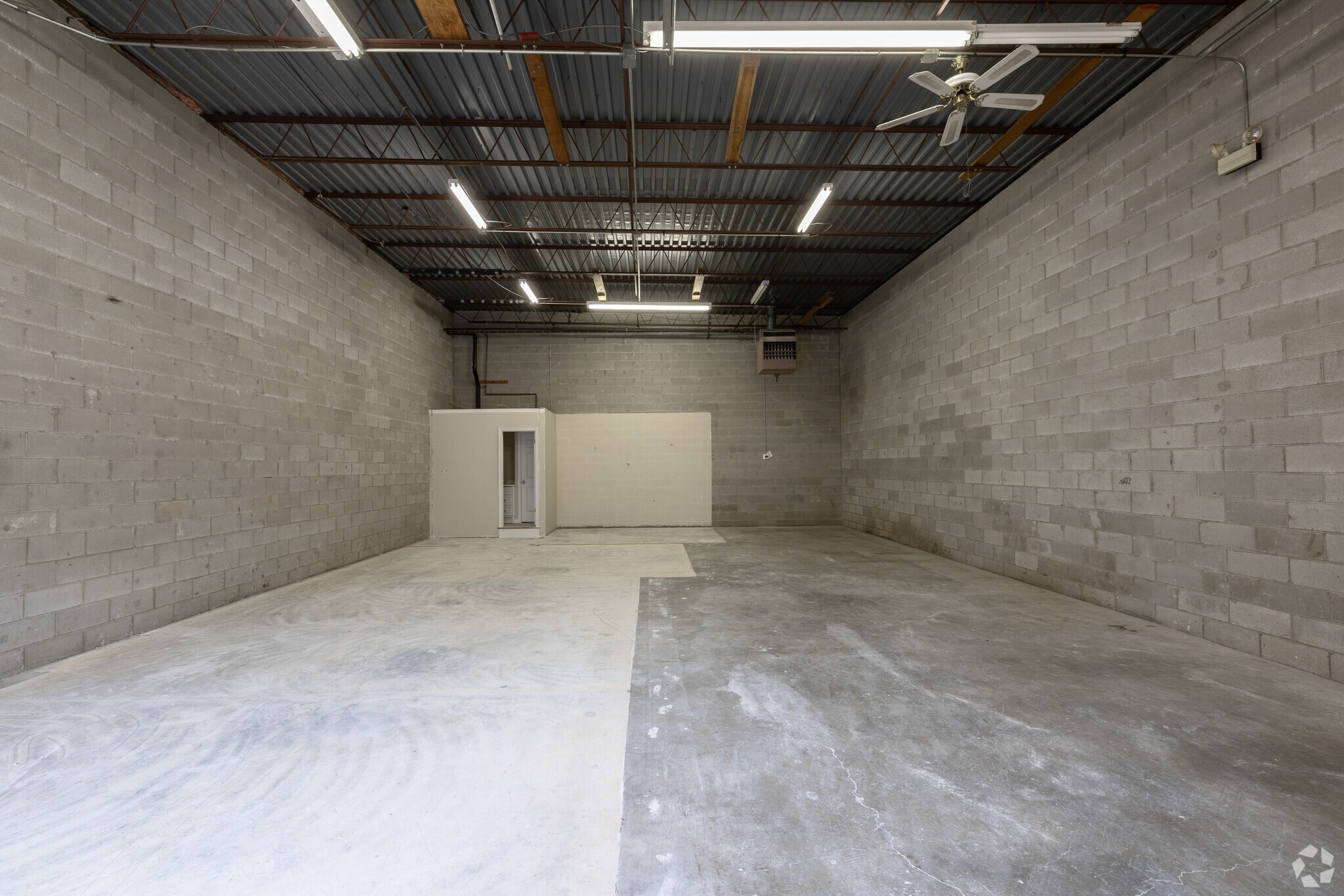 681 Lawlins Park, Wyckoff, NJ to rent Interior Photo- Image 1 of 3