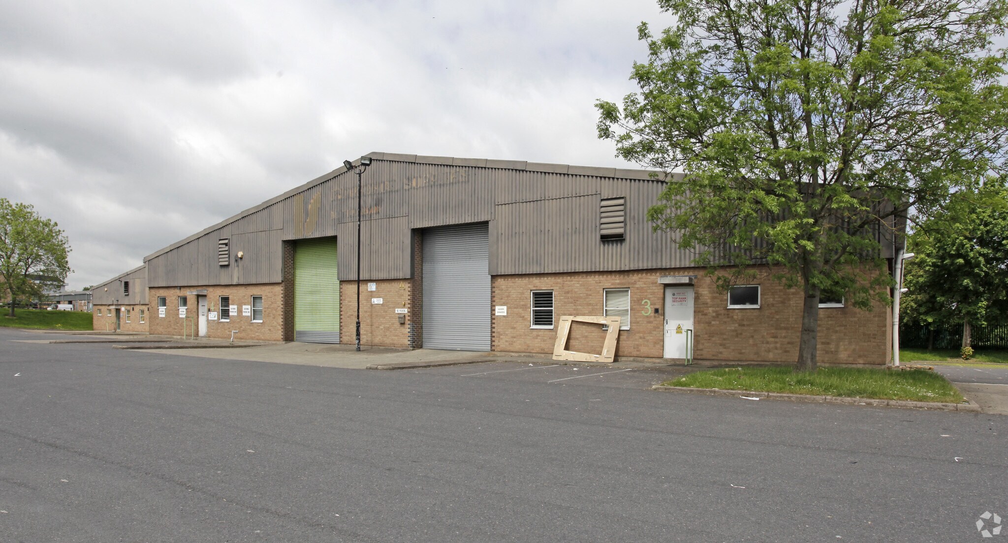 3-4 Martin Ct, Nottingham for sale Primary Photo- Image 1 of 1