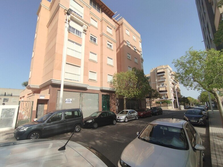 Carrer Baltasar Brotons García, 5, Elche, Alicante to rent - Building Photo - Image 3 of 26