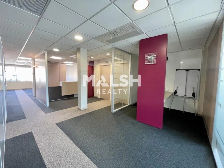 Office in Lyon for sale - Interior Photo - Image 2 of 17