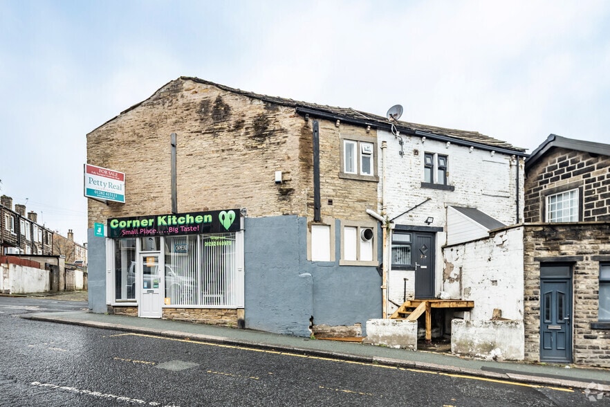 11 Skipton Rd, Colne for sale - Primary Photo - Image 1 of 12
