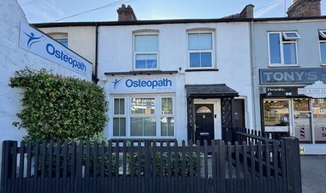 More details for 41-43 High Rd, Broxbourne - Retail to Rent