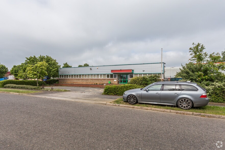 Newton Close, Wellingborough for sale - Primary Photo - Image 1 of 1