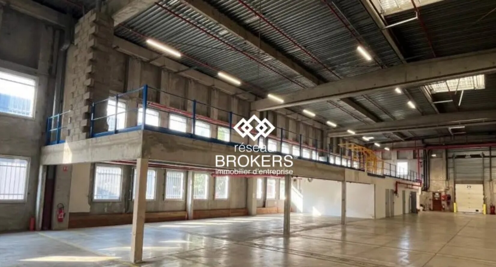 Industrial in Vénissieux to rent Interior Photo- Image 1 of 3