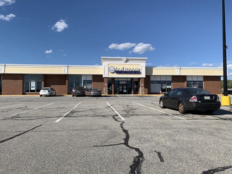 20 East Ave, Lewiston, ME to rent - Building Photo - Image 3 of 5