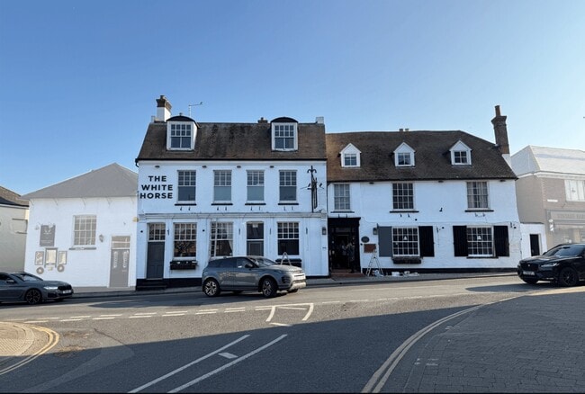 More details for 2 The Square, Storrington - Retail to Rent