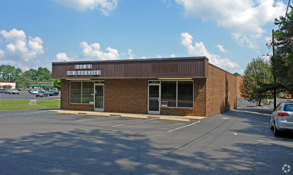 9247-9249 Lawyers Rd, Charlotte, NC for sale - Primary Photo - Image 1 of 1