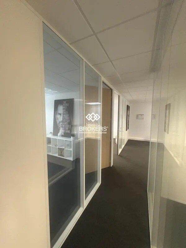 Location Entrepôt 366 m² - Photo 1