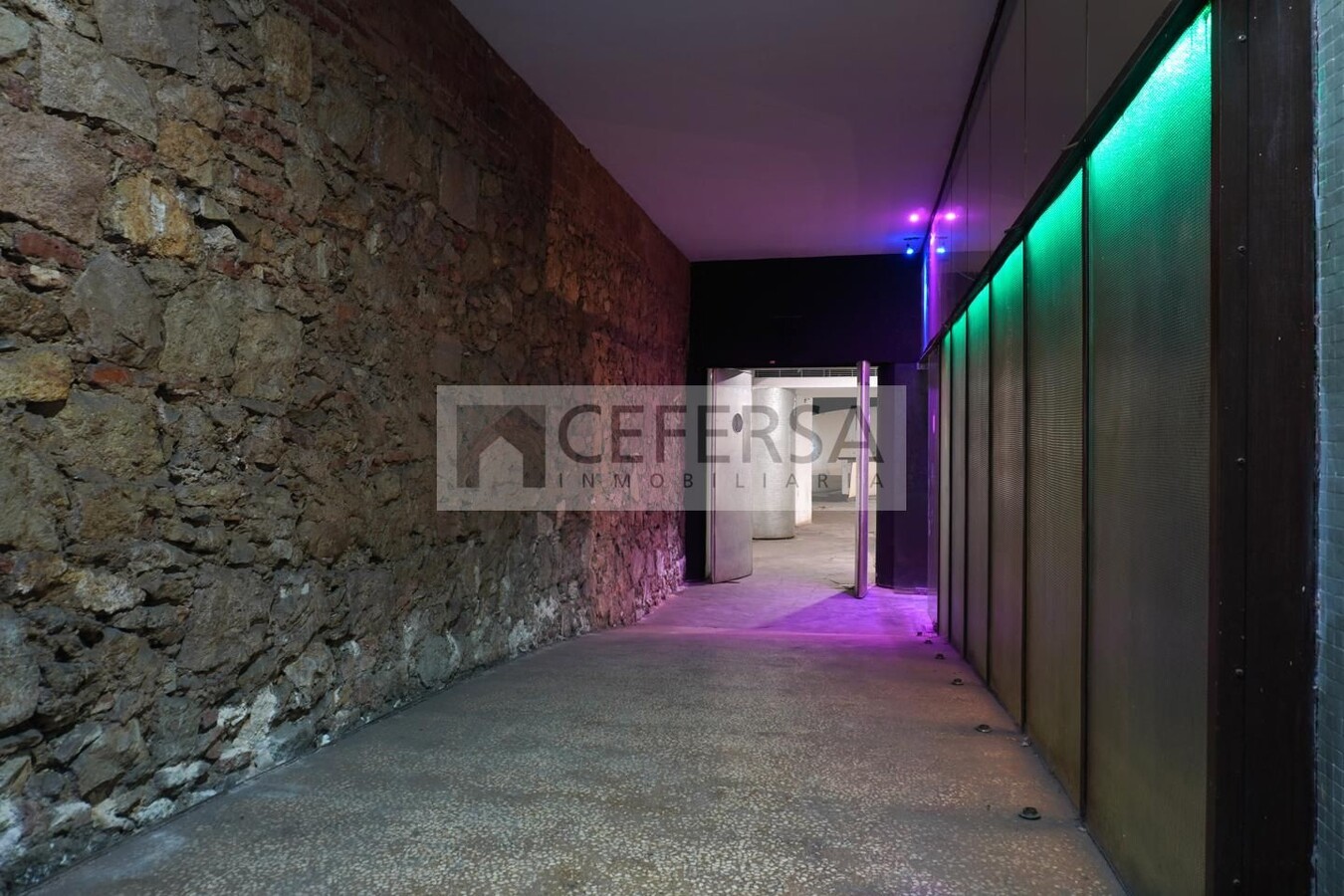 Barcelona, BAR 08008 - - - Interior Photo - Image 2 of 15