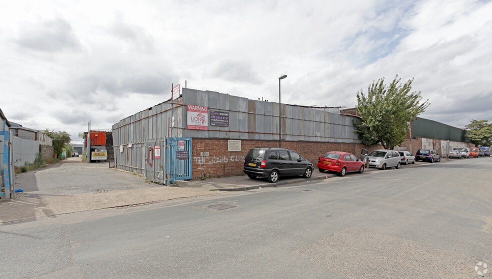 73 Westmoor St, London to rent - Building Photo - Image 2 of 2