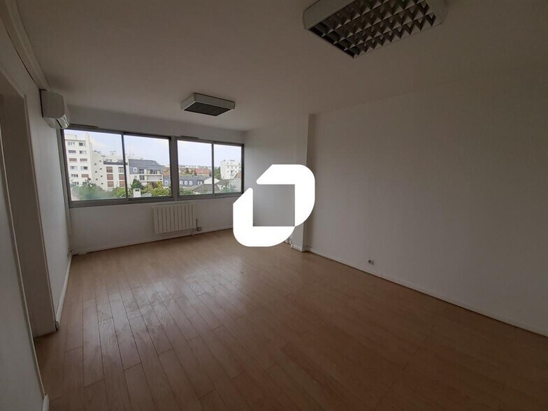 Office in Saint-Maur-des-Fossés to rent - Interior Photo - Image 3 of 7