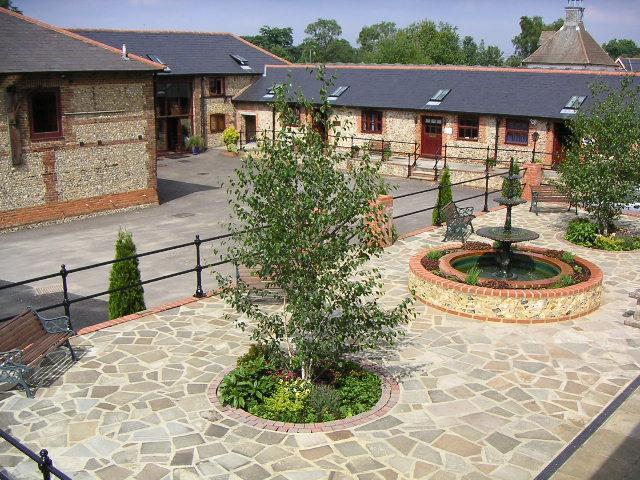 Ranmore Cmn, Dorking to rent Building Photo- Image 1 of 2