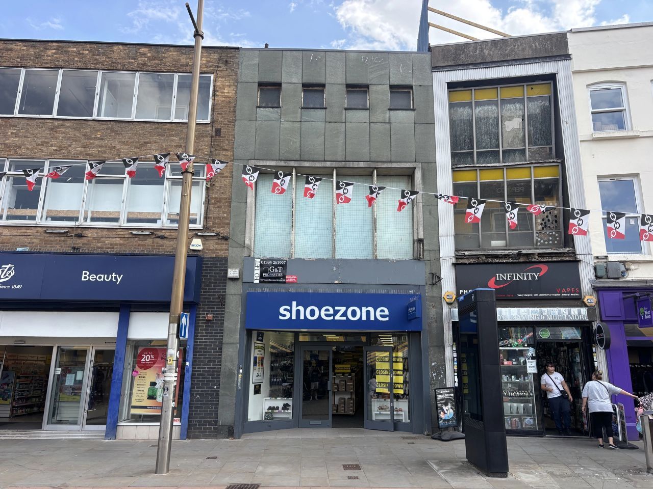 27 High St, Dudley to rent Building Photo- Image 1 of 5