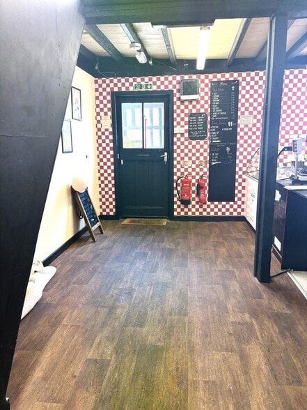 13 The Causeway, Halstead to rent - Interior Photo - Image 3 of 12