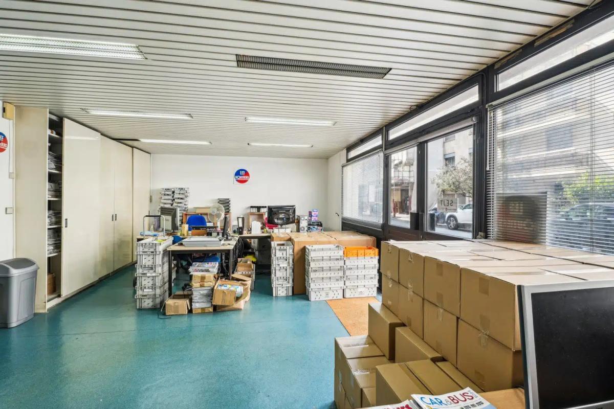 Office in Levallois-Perret for sale Interior Photo- Image 1 of 7