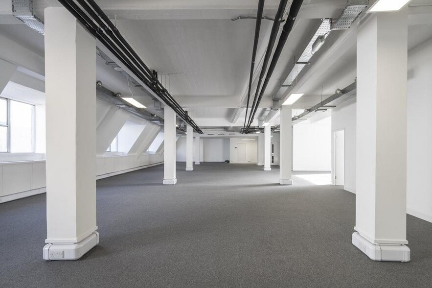24-26 Baltic St W, London to rent - Interior Photo - Image 2 of 36