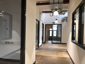 Bridge St, Huddersfield to rent Interior Photo- Image 1 of 1
