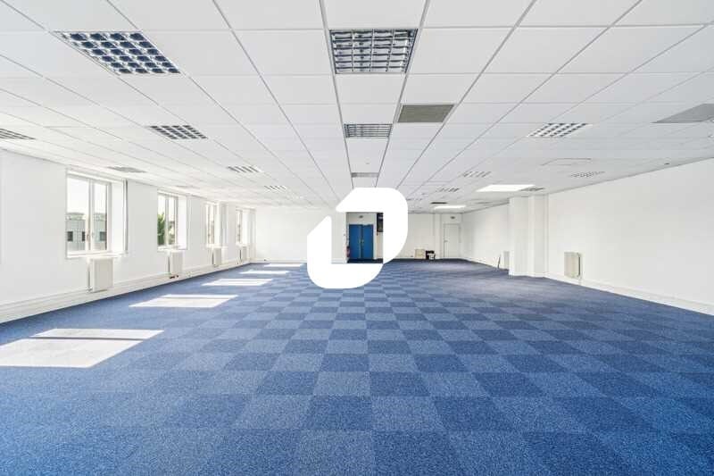 Rue Des Vanesses, Villepinte to rent - Building Photo - Image 2 of 16