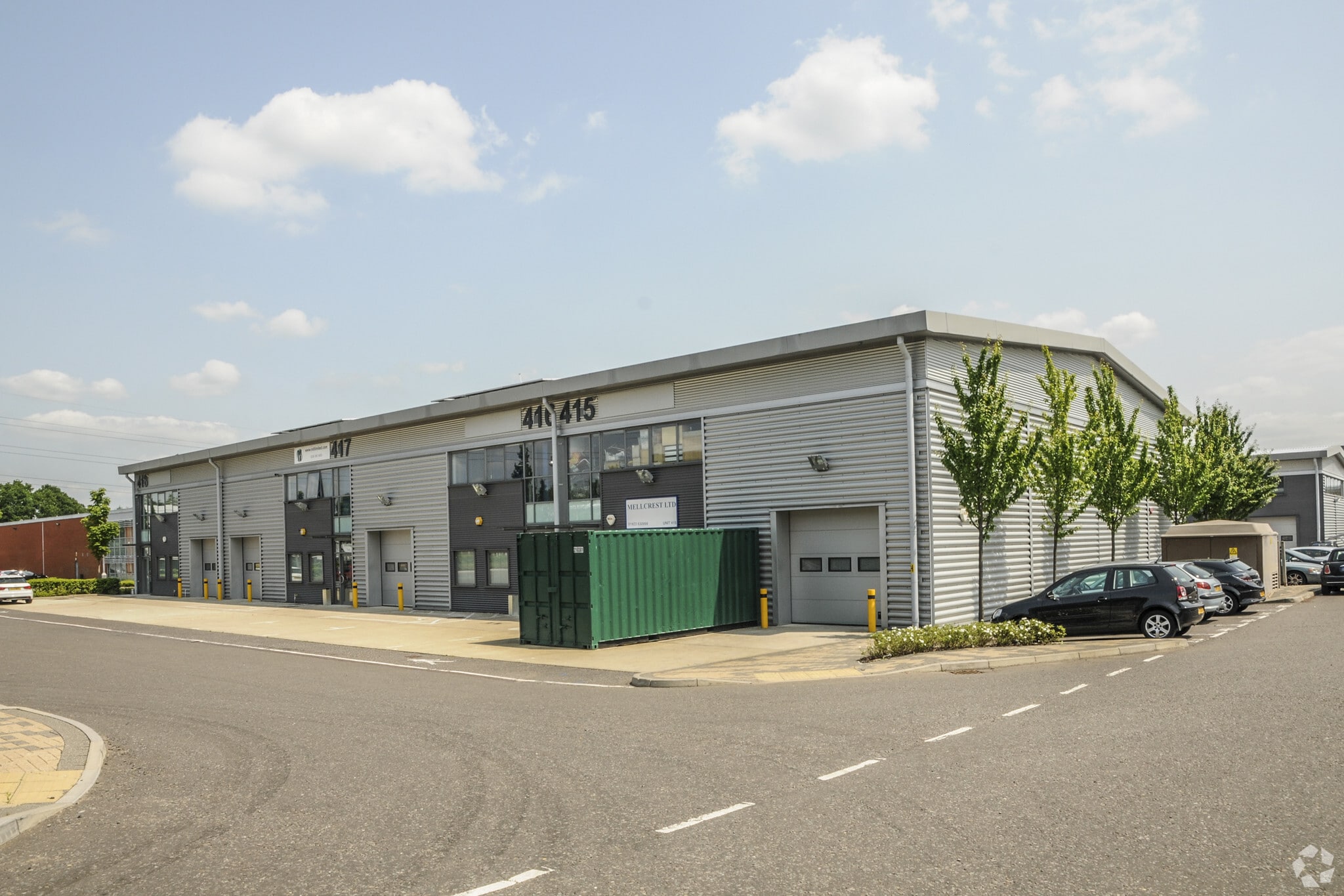 Centennial Ave, Elstree to rent Building Photo- Image 1 of 36