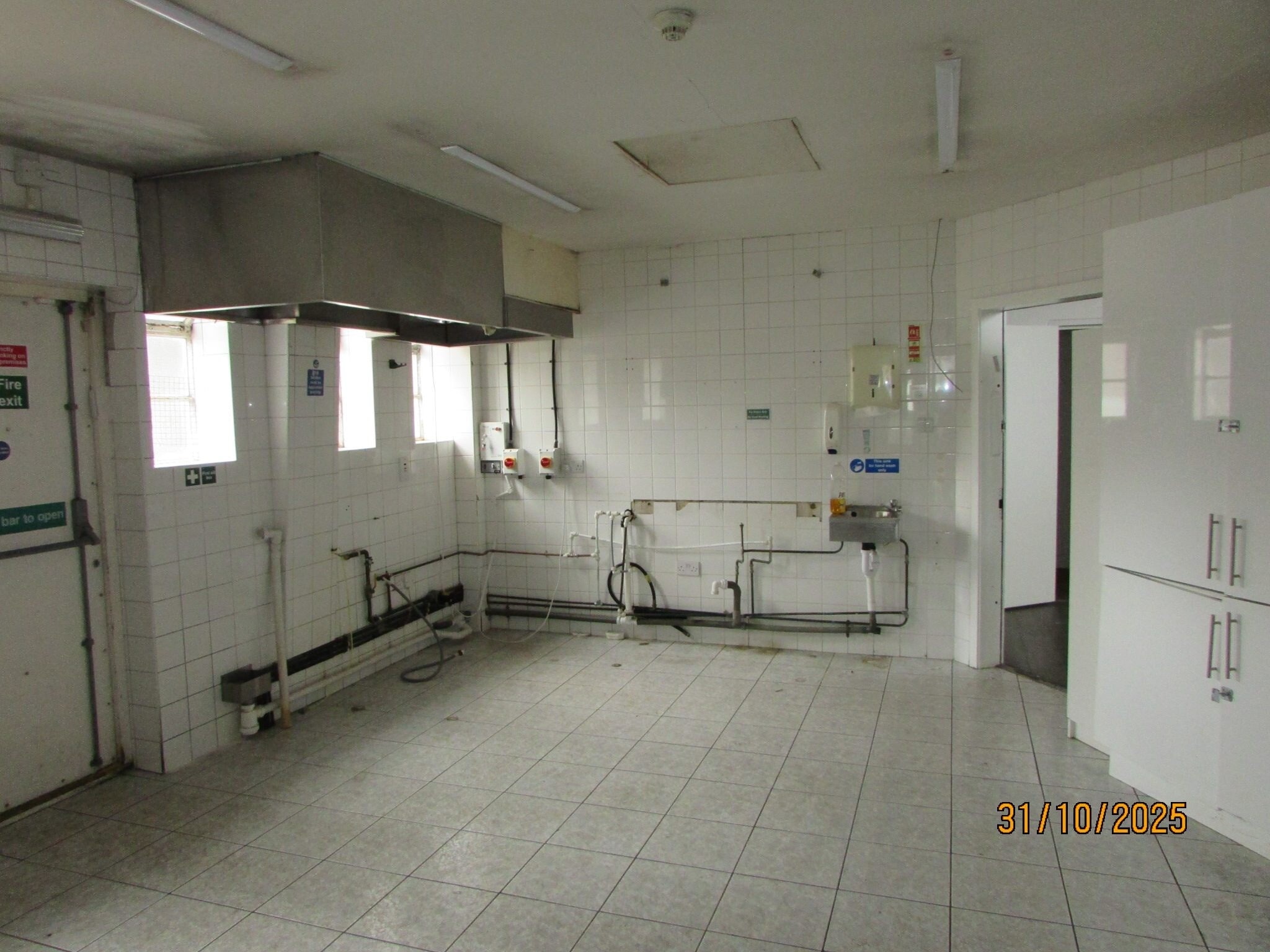 379-395 Hendon Way, London to rent Interior Photo- Image 1 of 4