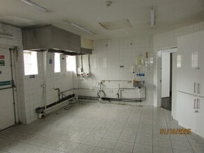 379-395 Hendon Way, London to rent Interior Photo- Image 1 of 4