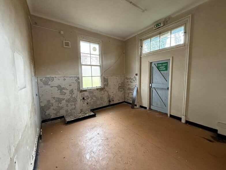 Haslar Rd, Gosport to rent - Interior Photo - Image 2 of 7