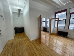 143 W 29th St, New York, NY for rent Interior Photo- Image 2 of 6