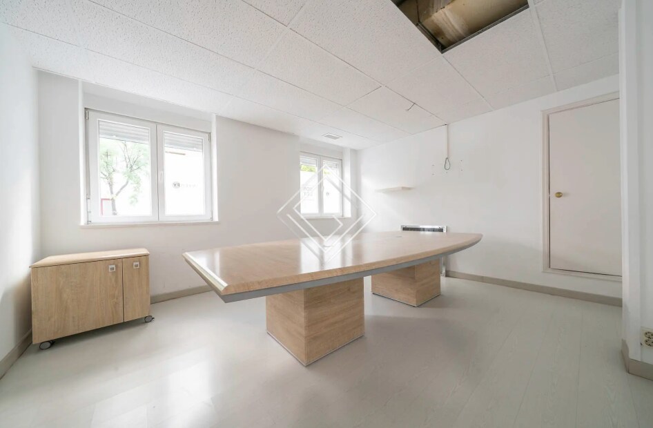 Office in Madrid, Madrid to rent Interior Photo- Image 1 of 12