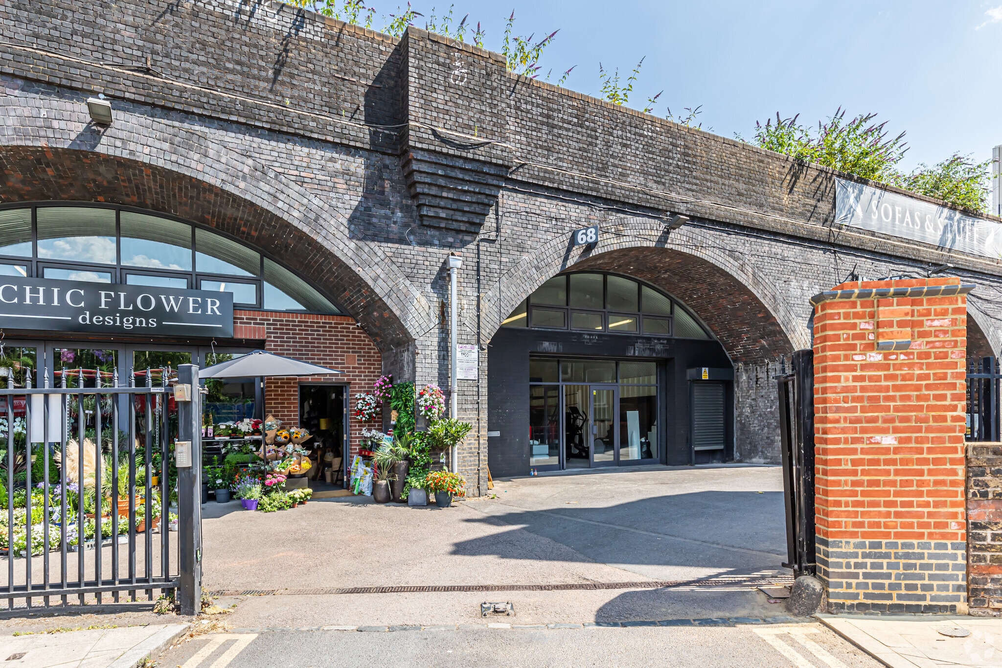 Queenstown Rd, London to rent Primary Photo- Image 1 of 8