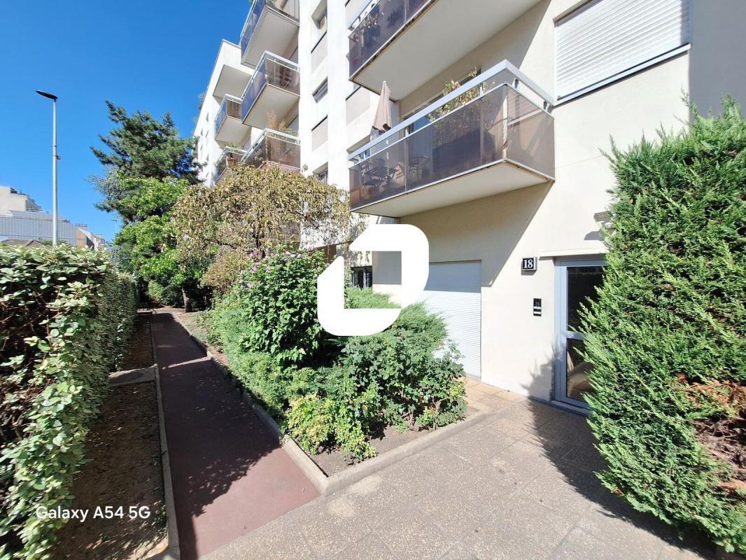 14-22 Rue Hoche, Issy-les-Moulineaux for sale Building Photo- Image 1 of 13