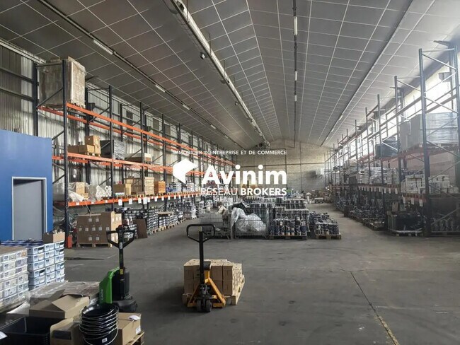 Vente Entrepôt 6 450 m²