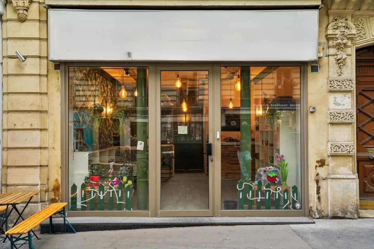 Retail in Paris to rent Building Photo- Image 1 of 15