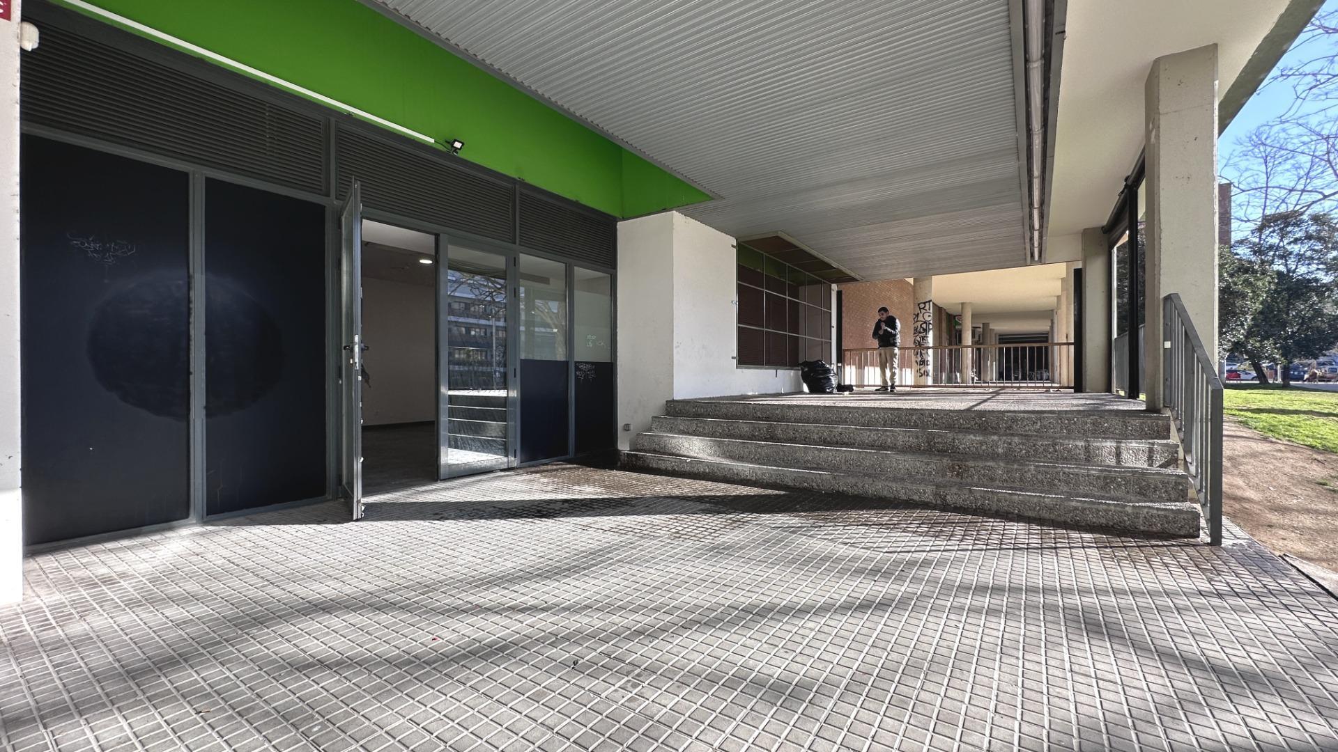 Retail in Terrassa, Barcelona to rent Interior Photo- Image 1 of 15