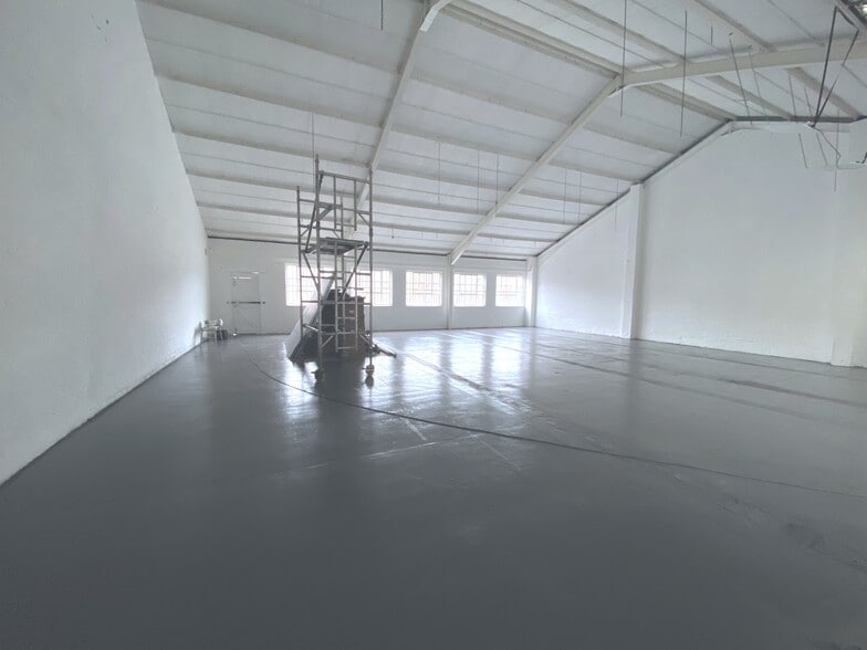 16 Morris rd, Leicester for sale - Interior Photo - Image 1 of 1