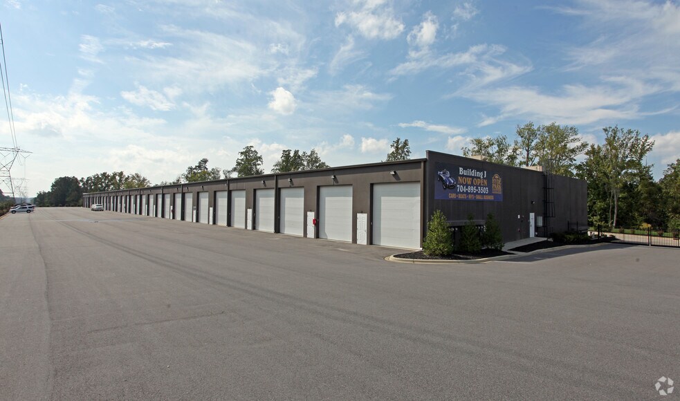 18605 Northline Dr, Cornelius 28031 Hyde Park Storage Suites