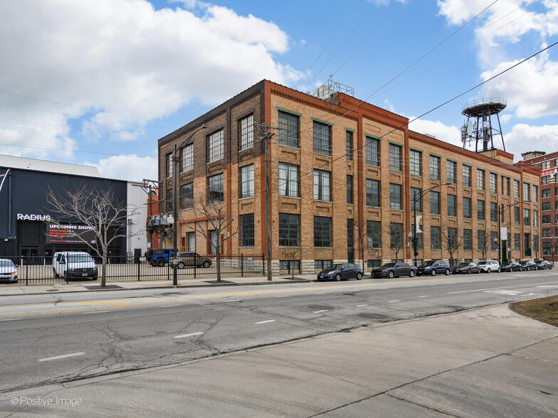 600 W Cermak Rd, Chicago, IL for rent - Building Photo - Image 2 of 15