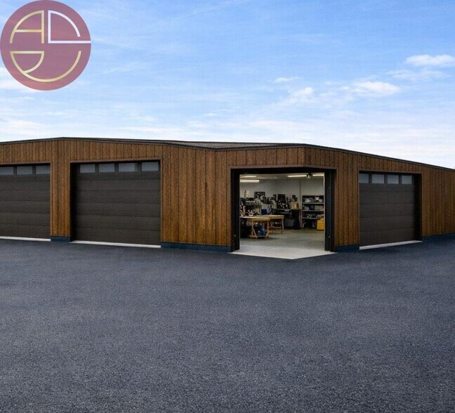 Industrial in Castanet-Tolosan for sale - Building Photo - Image 2 of 6