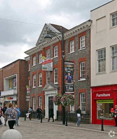 39-39a High St, High Wycombe to rent - Building Photo - Image 2 of 19