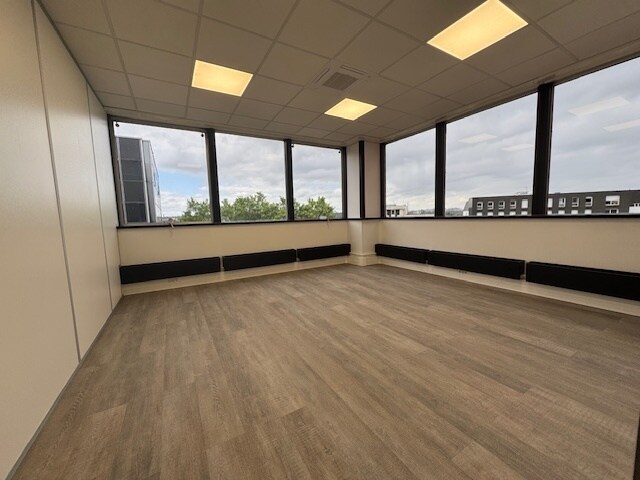 31 Cours Des Juilliottes, Maisons-Alfort to rent Interior Photo- Image 1 of 3