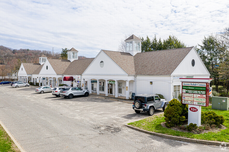 131 Main St, Thomaston, CT for rent - Primary Photo - Image 1 of 2