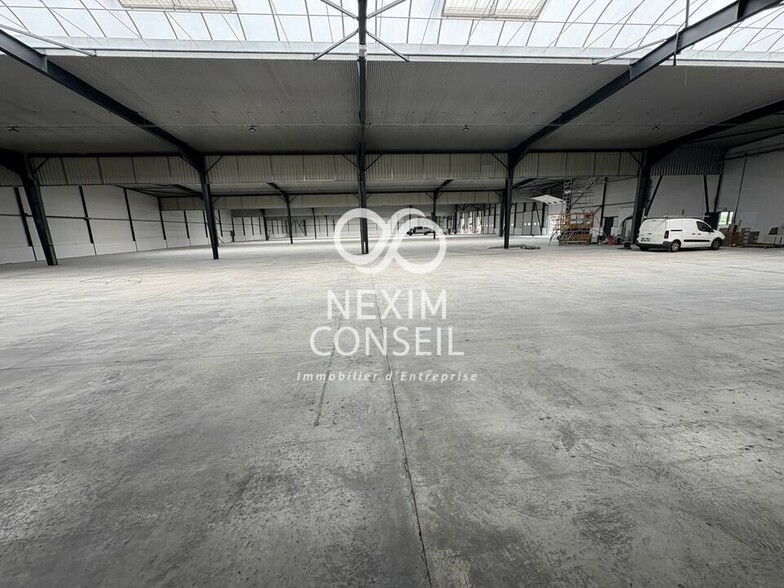 Industrial in Goussainville to rent - Building Photo - Image 3 of 8