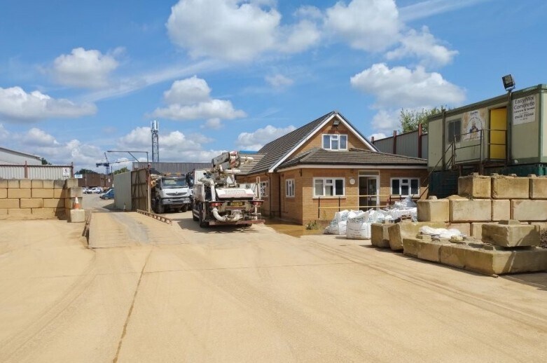 47-49 Burrowfield, Welwyn Garden City for sale Building Photo- Image 1 of 1