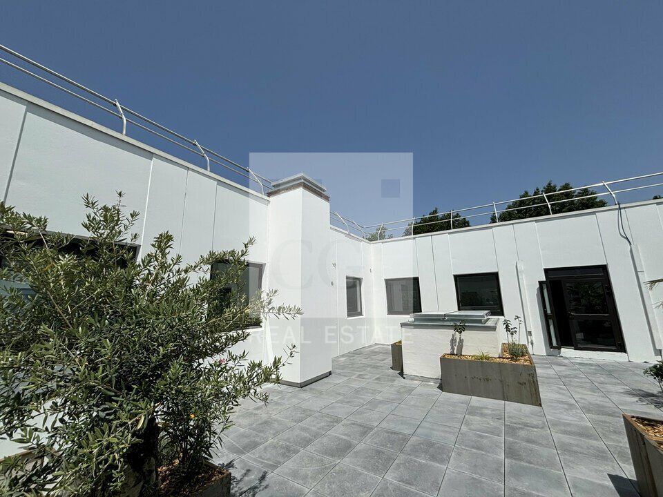 Office in Limonest to rent Building Photo- Image 1 of 18