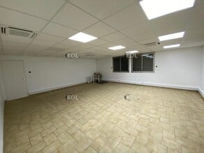 Light Industrial in Sainte-Geneviève-des-Bois for sale Interior Photo- Image 2 of 4