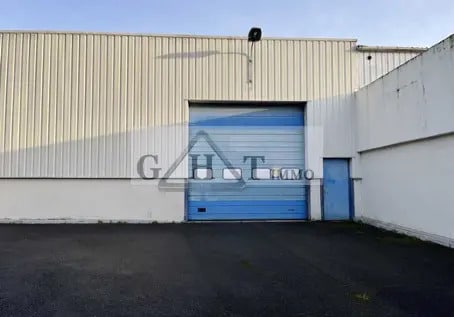 Vente Entrepôt 1 370 m² - Photo 1